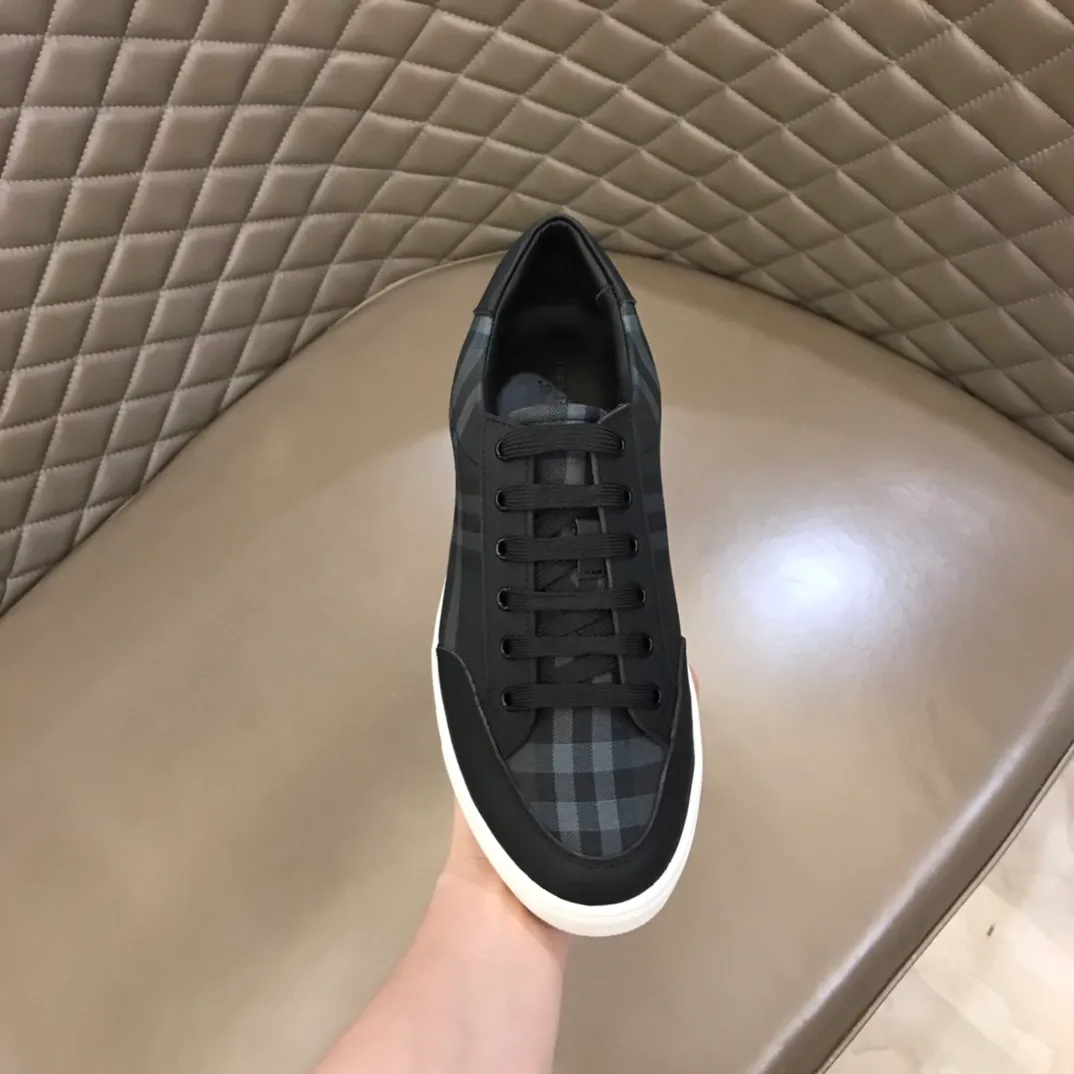 p360 "BURBERR*" men's classic low-top sneakers are reinterpreted in Vintage checkered cotton and matte calfskin, decorated with a new brand logo. First-layer sheepskin lining, embossed Burberry logo on the heel, and original TPU outsole! Size: 38-44